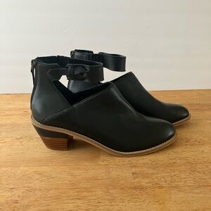Kelsi Dagger Black Ankle Strap Shoes